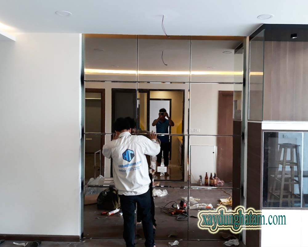 gương trang trí phòng khách