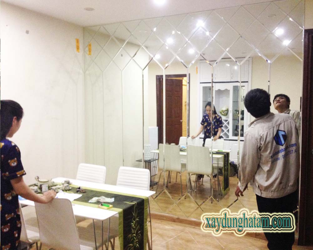 gương phòng khách trang trí