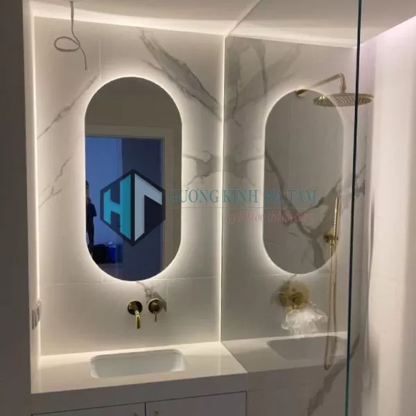Gương nh&agrave; tắm tr&ograve;n c&oacute; led 2