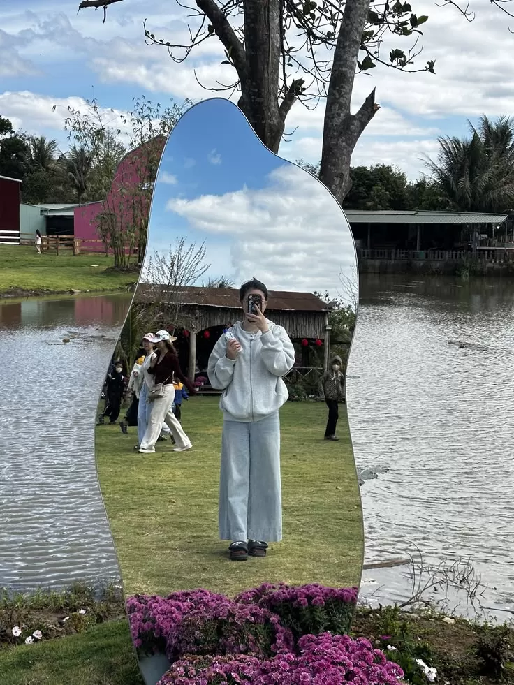 Lắp đặt gương ngoài trời cho khu resort