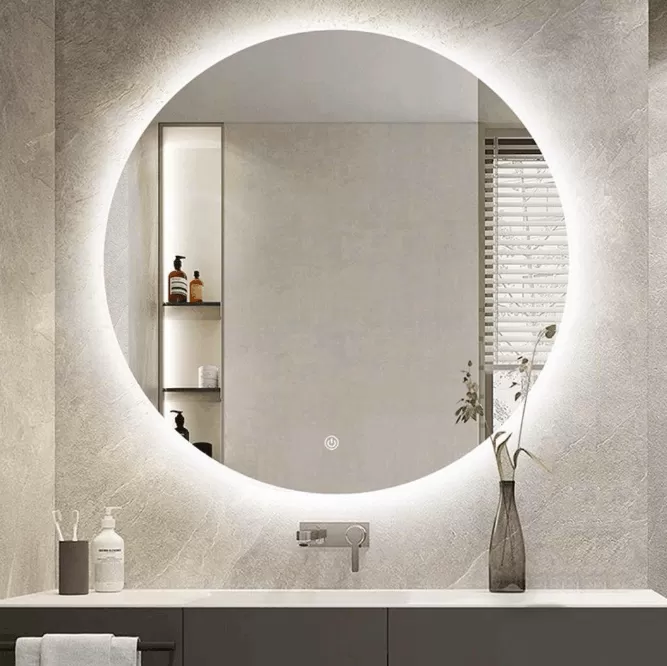Gương đèn LED hắt sáng sau giúp ánh sáng không bị chói