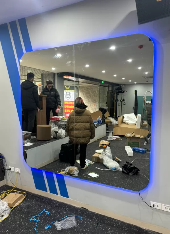 Gương soi phòng tập có LED
