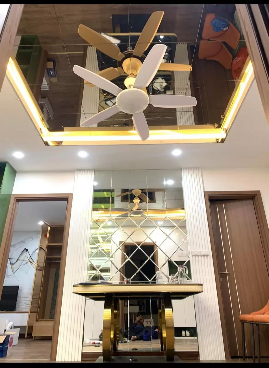 Hà Tâm thi công gương trần màu trà cho căn hộ chung cư Thái Bình
