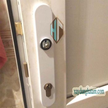 Thay khóa cửa nhựa ở đâu?