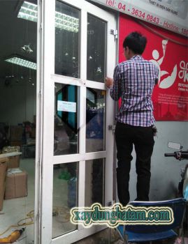 Cửa kính cường lực có an toàn không?