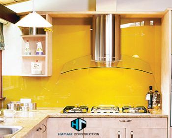 Kính ốp bếp màu vàng chanh