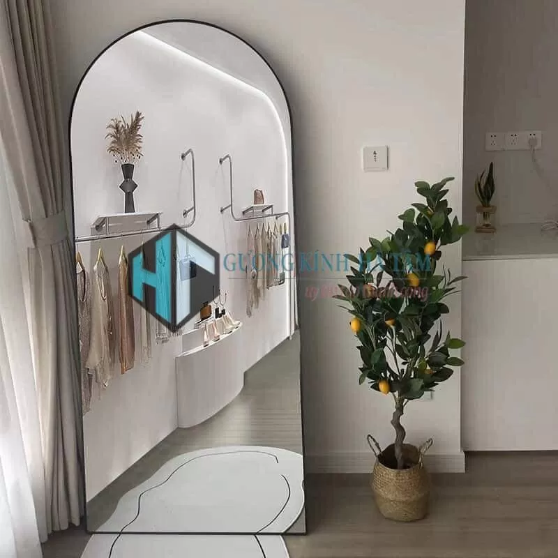 Gương soi khung thép - Sự kết hợp hoàn hảo giữa chất lượng và thiết kế hiện đại