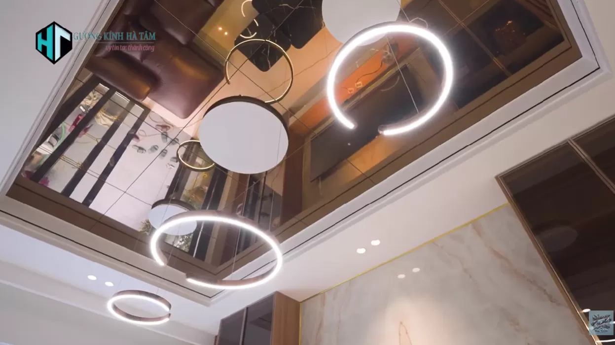 Video Hà Tâm thi công Gương Dán Trần Cao Cấp Tại Hà Nội